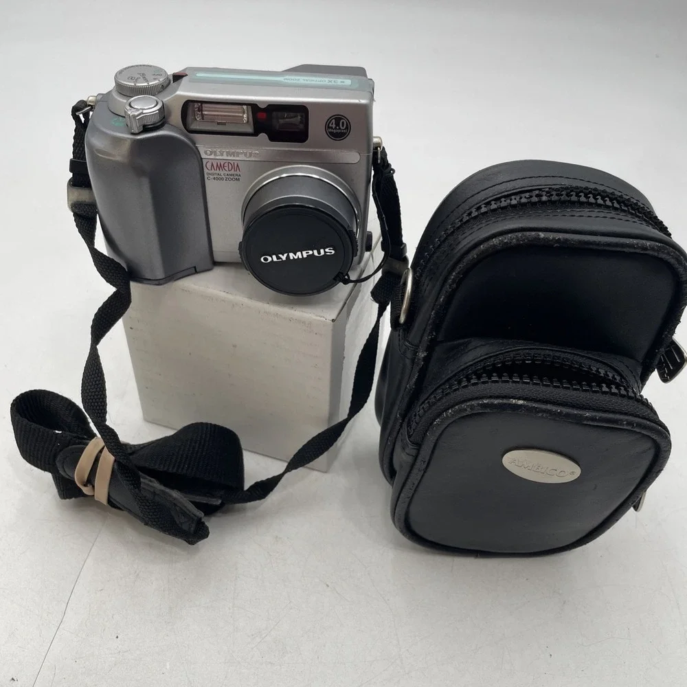 Olympus Camedia C-4000 Zoom 4MP Digital Camera 3X Zoom+Battery+Strap+Case-TESTED